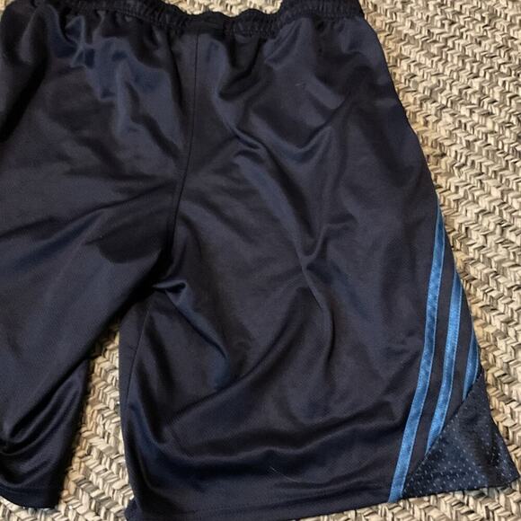 Adidas OKC Thunder logo shorts Size Large - Picture 5 of 5